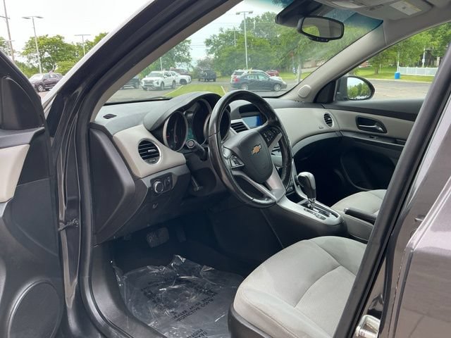 Used 2014 Chevrolet Cruze LT FWD image 12