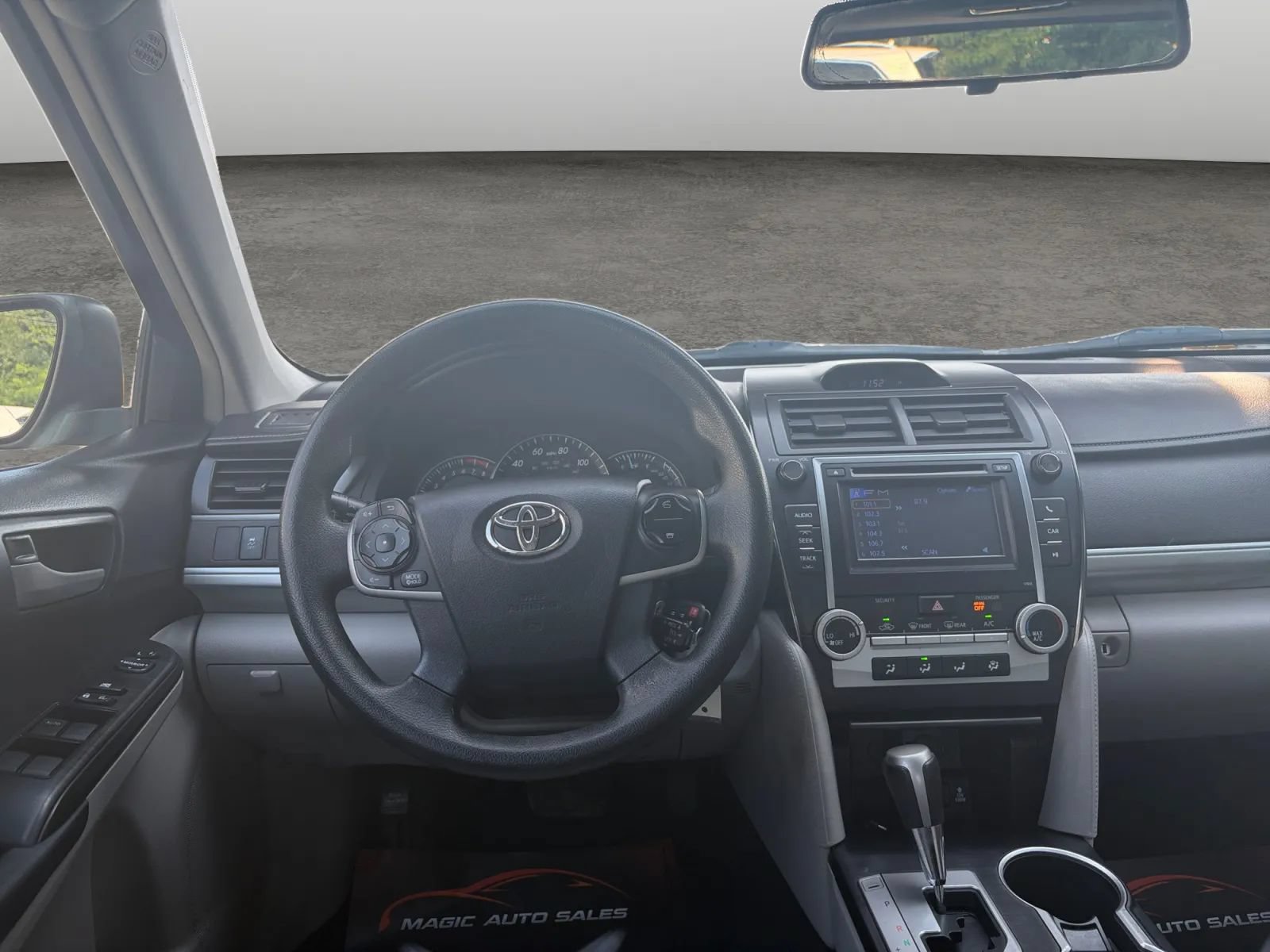 Used 2012 Toyota Camry LE FWD image 25