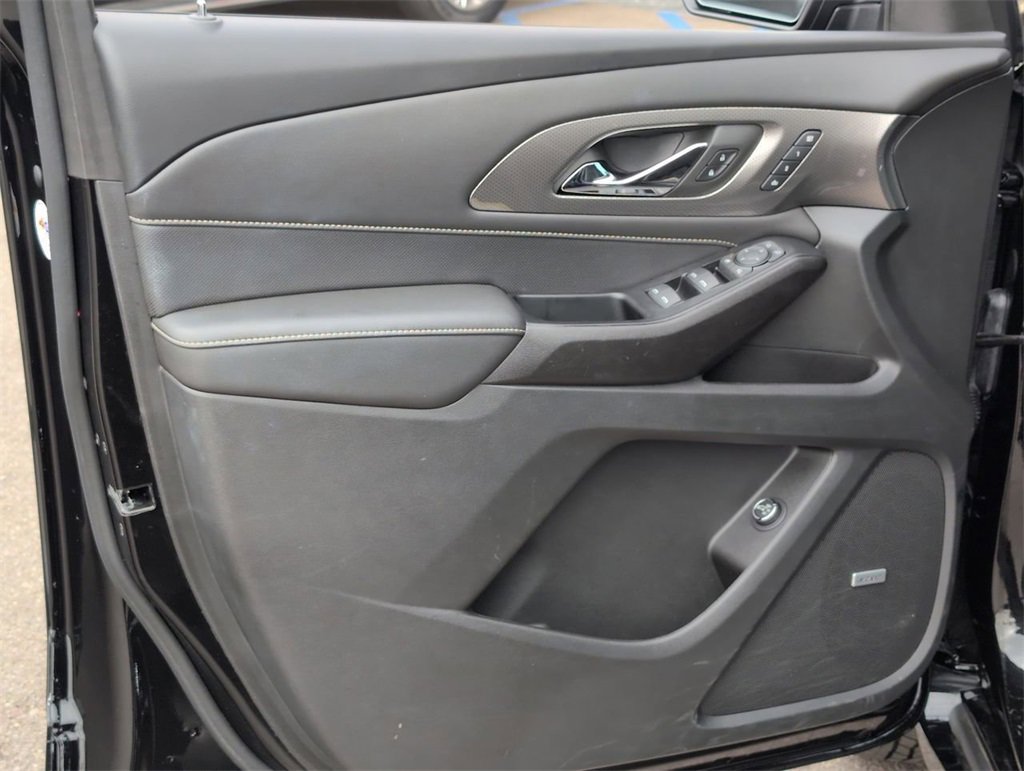 Used 2023 Chevrolet Traverse Premier image 23