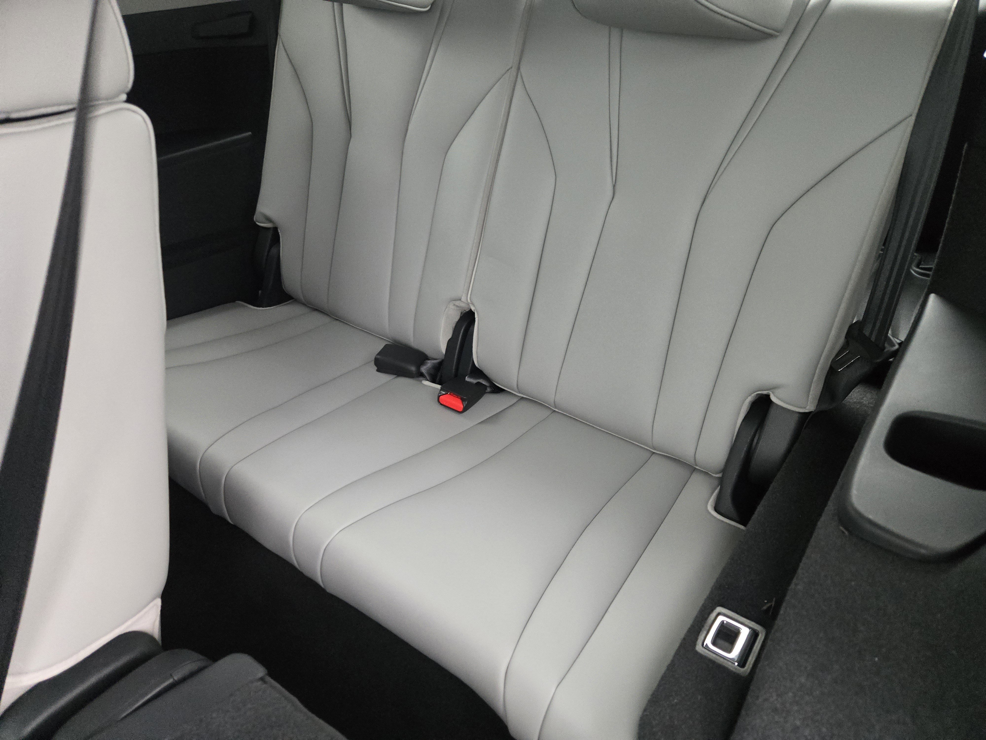 Certified 2024 Acura MDX FWD w/ Technology Package image 32