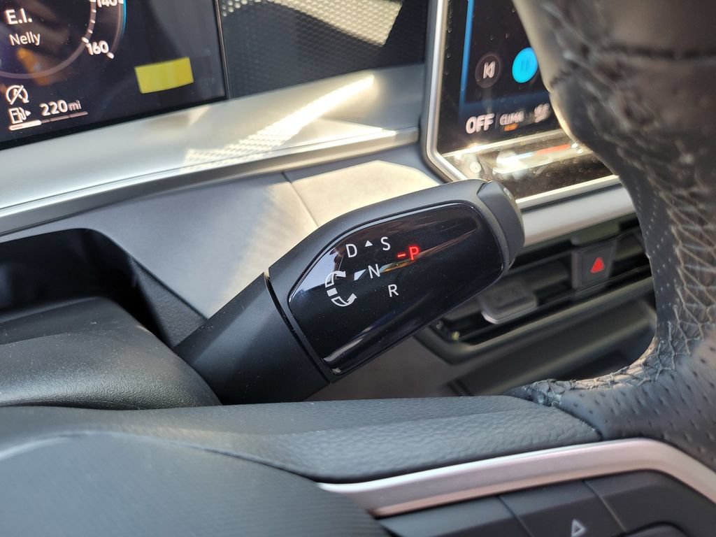 New 2026 Volkswagen Tiguan SE R-Line FWD image 23