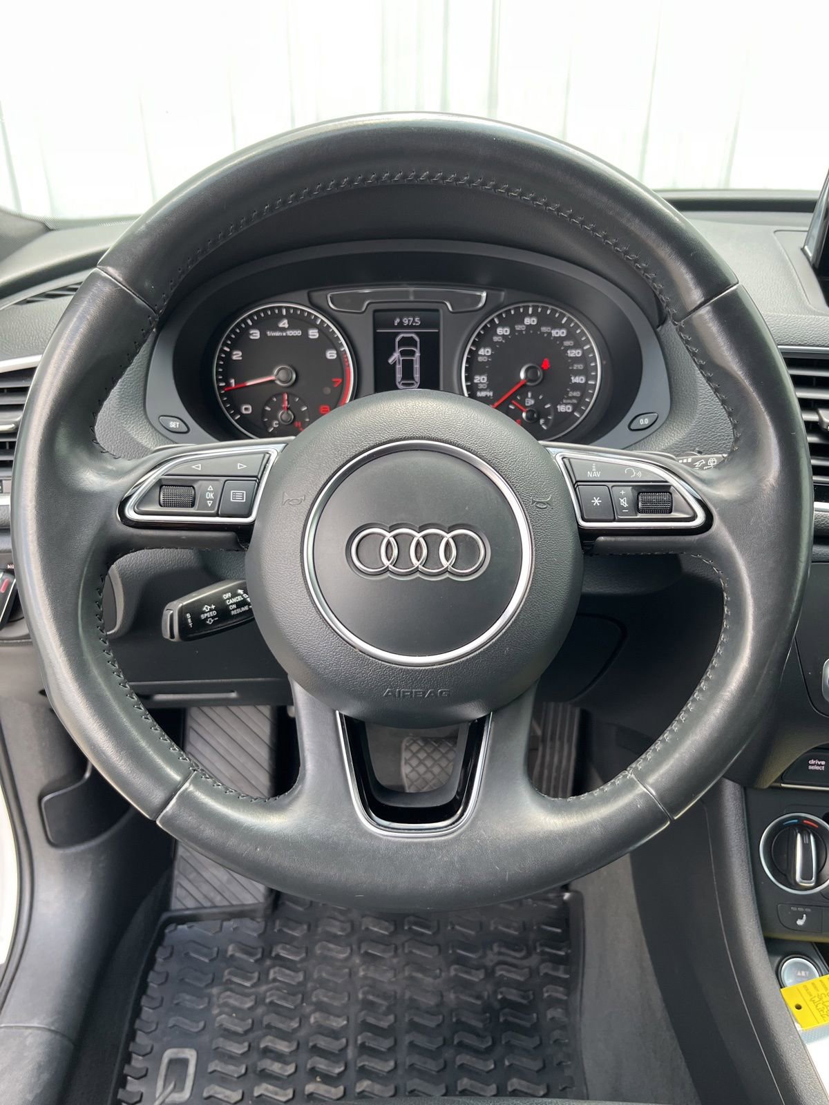 Used 2018 Audi Q3 2.0T Premium w/ Convenience Package FWD image 19