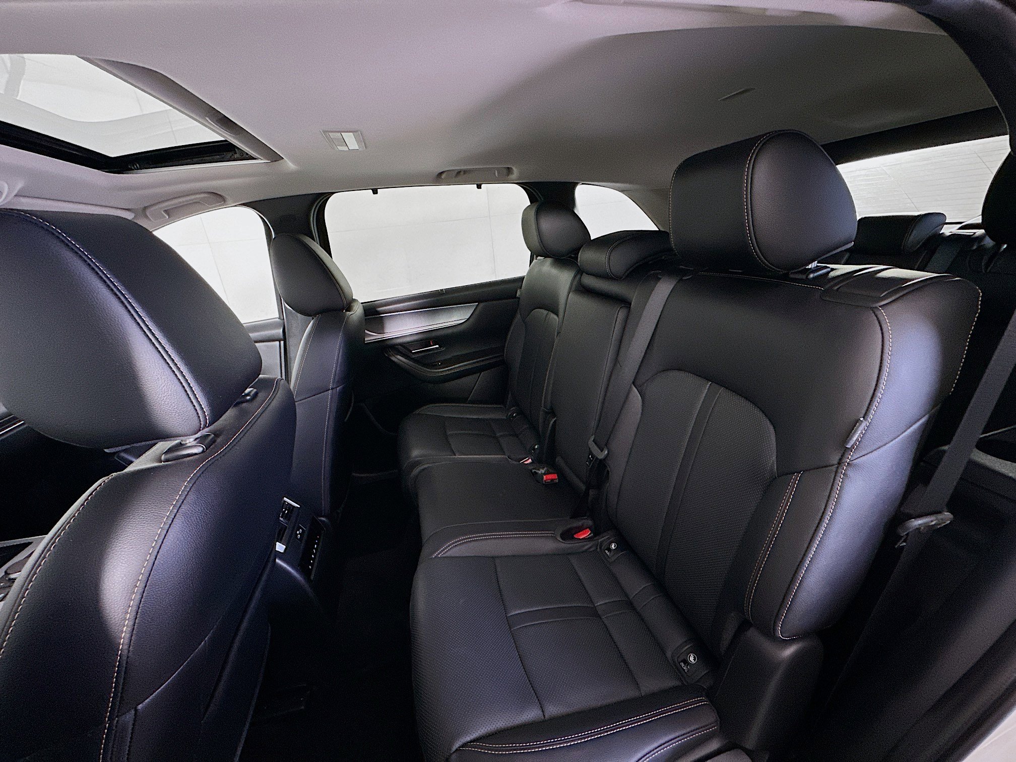 Used 2024 MAZDA CX-90 Plug-In Hybrid w/ Preferred image 29