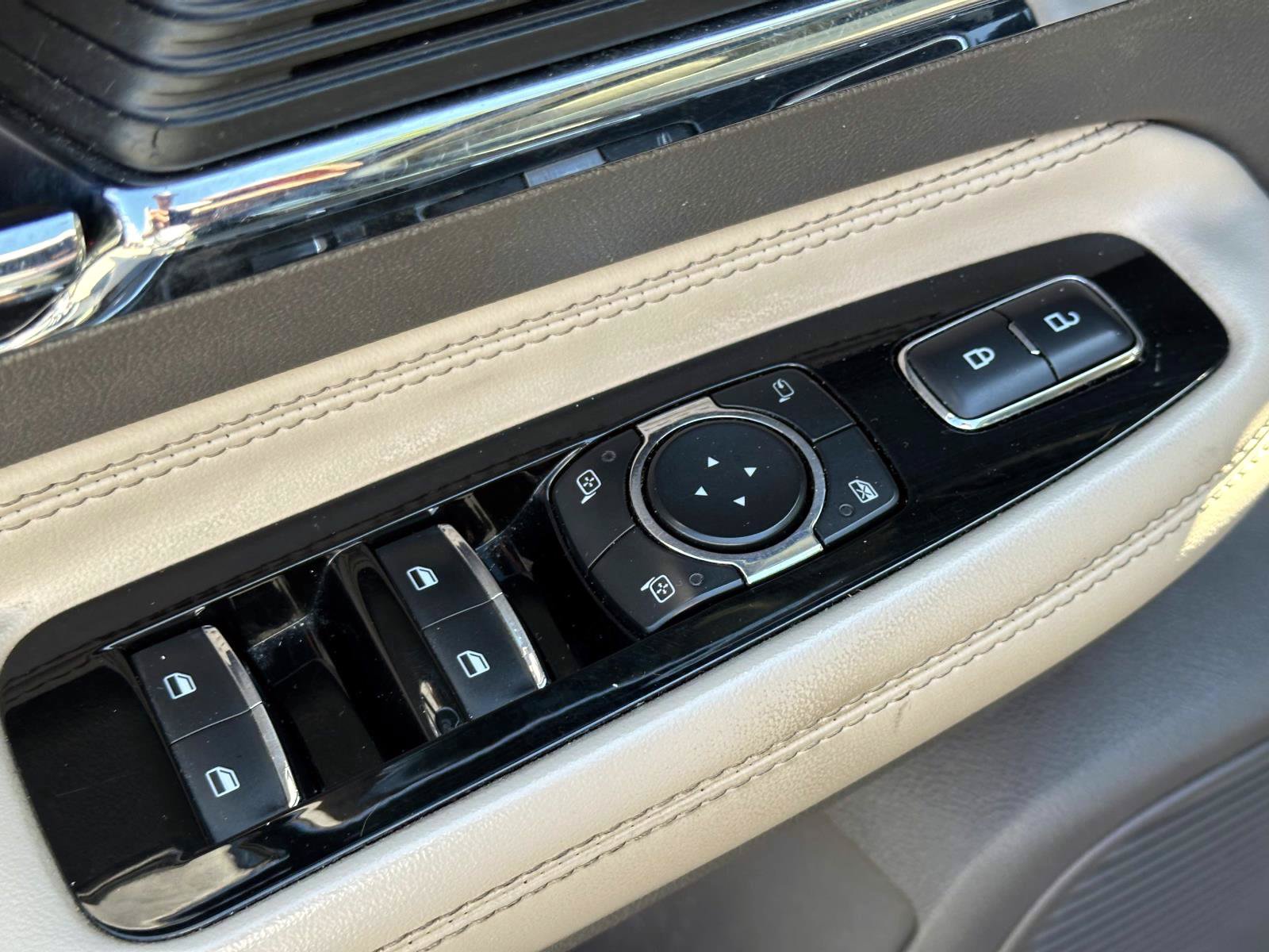 Used 2022 Lincoln Corsair AWD w/ Premium Package image 23