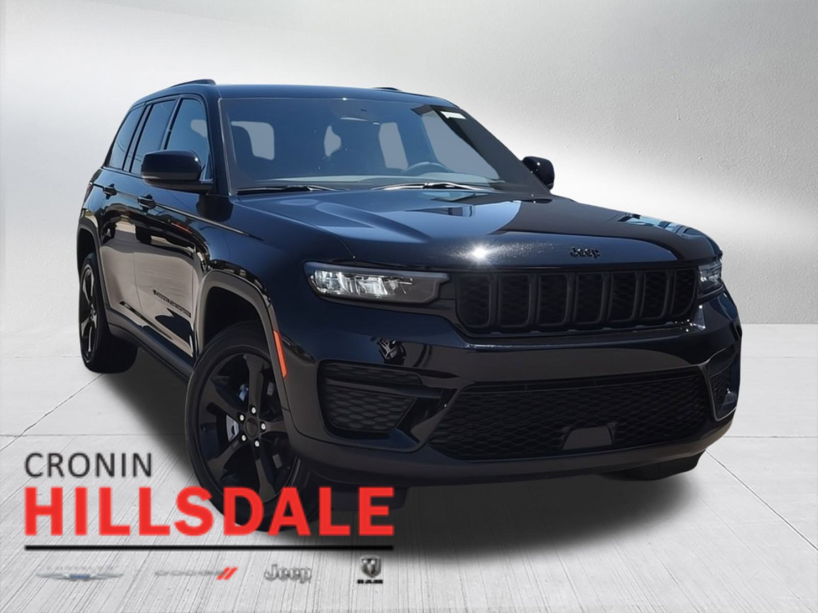 New 2024 Jeep Grand Cherokee Altitude image 1