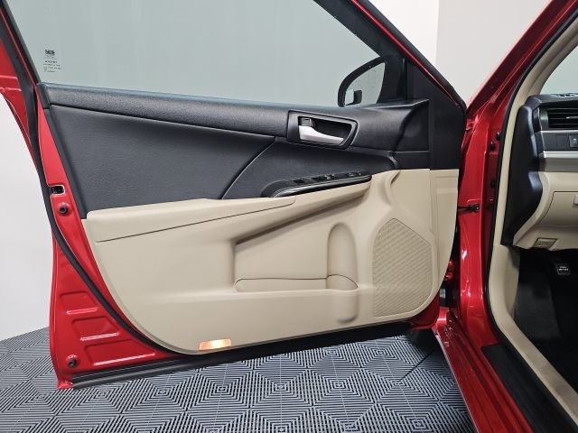 Used 2014 Toyota Camry LE image 26