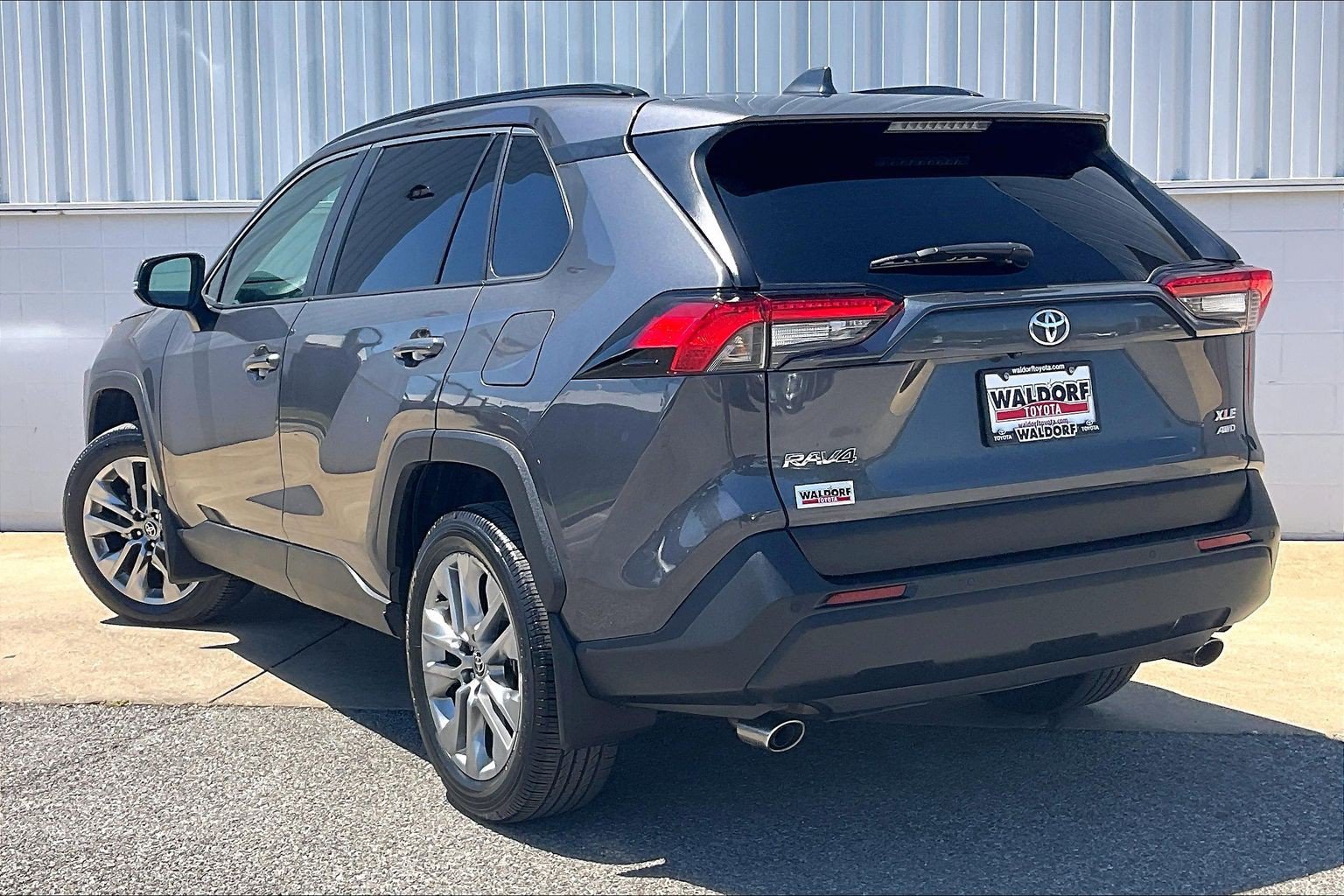 Used 2025 Toyota RAV4 XLE Premium w/ Weather Package AWD/4WD image 15