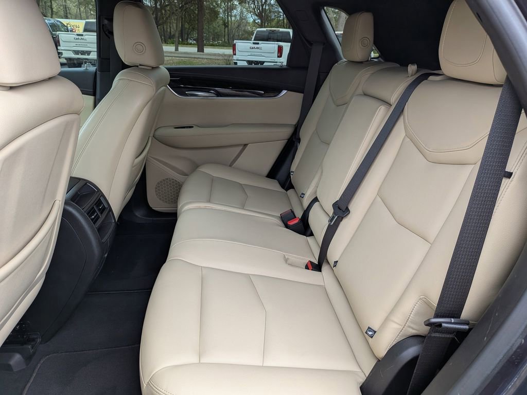 Used 2018 Cadillac XT5 FWD image 17