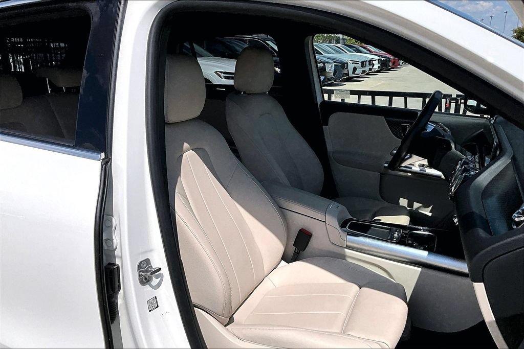 Used 2025 Mercedes-Benz GLA 250 image 9