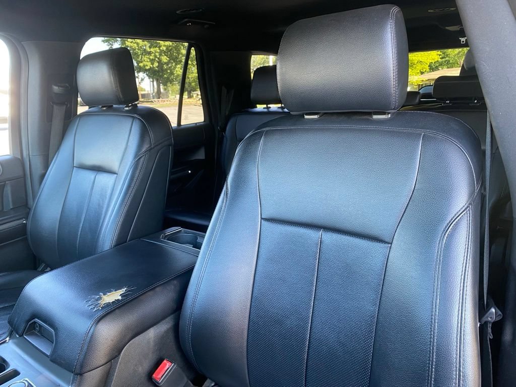 Used 2019 Ford Expedition Max XLT w/ Equipment Group 202A AWD/4WD image 11