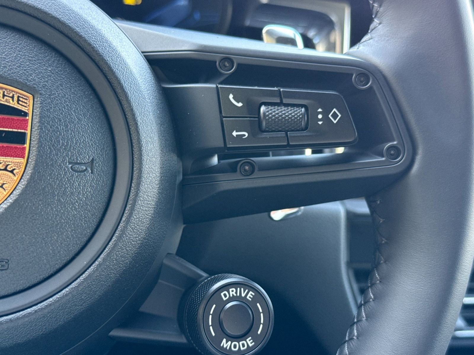 New 2026 Porsche Macan Turbo image 29