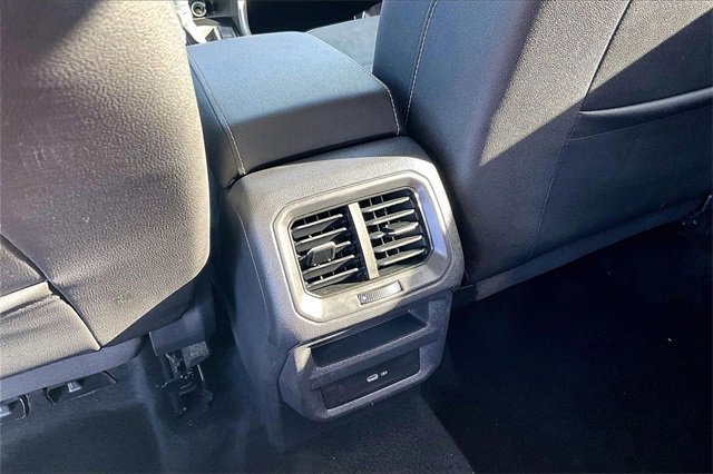 Used 2024 Volkswagen Taos SE image 10