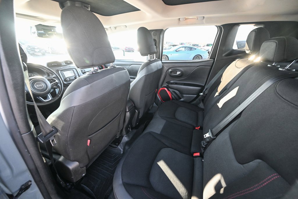 Used 2015 Jeep Renegade Trailhawk image 18