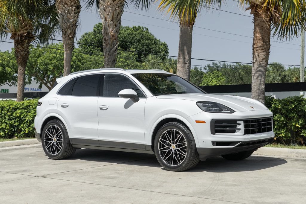 Used 2024 Porsche Cayenne AWD/4WD image 10