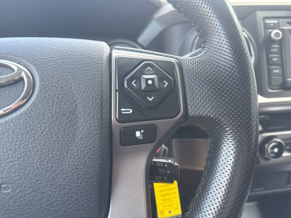 Used 2016 Toyota Tacoma SR5 w/ SR5 Appearance Package (SN) image 21