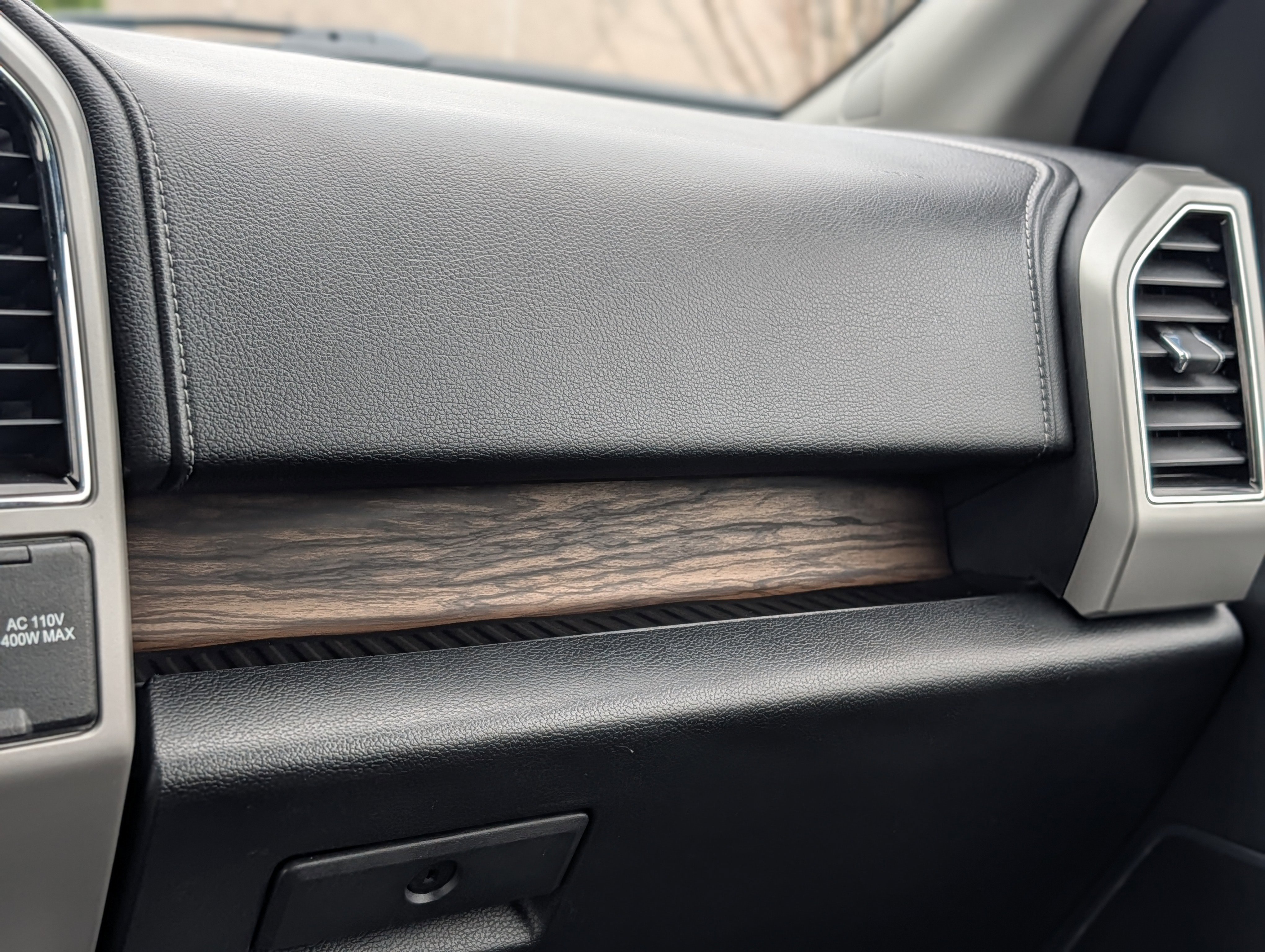 Used 2019 Ford F150 Lariat w/ Equipment Group 502A Luxury image 17