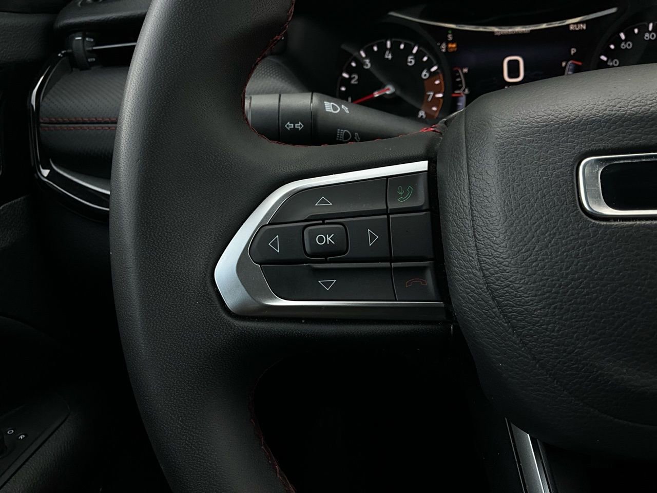 Used 2025 Jeep Compass Trailhawk w/ Trailer Tow Group image 34