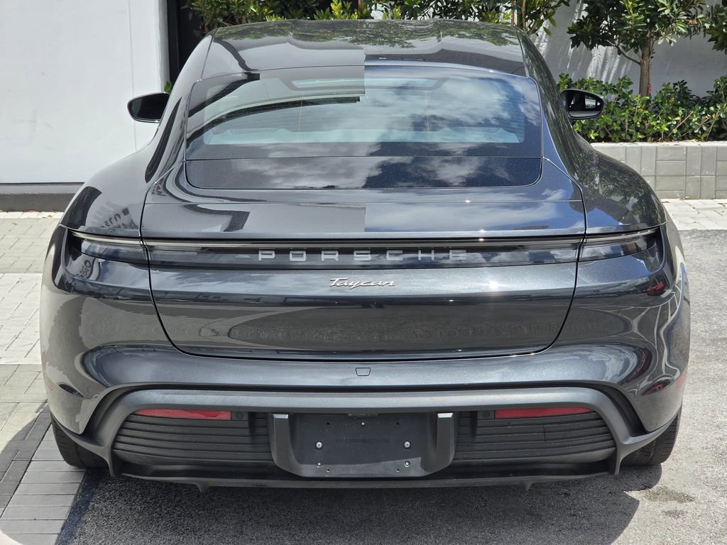 Used 2022 Porsche Taycan image 5