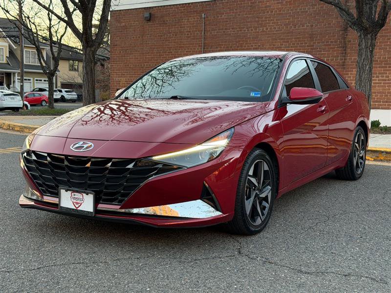 Used 2021 Hyundai Elantra Limited image 3