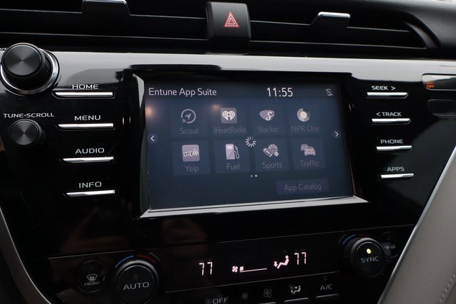 Used 2018 Toyota Camry XLE image 18