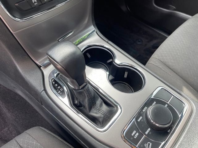 Used 2019 Jeep Grand Cherokee Laredo image 23