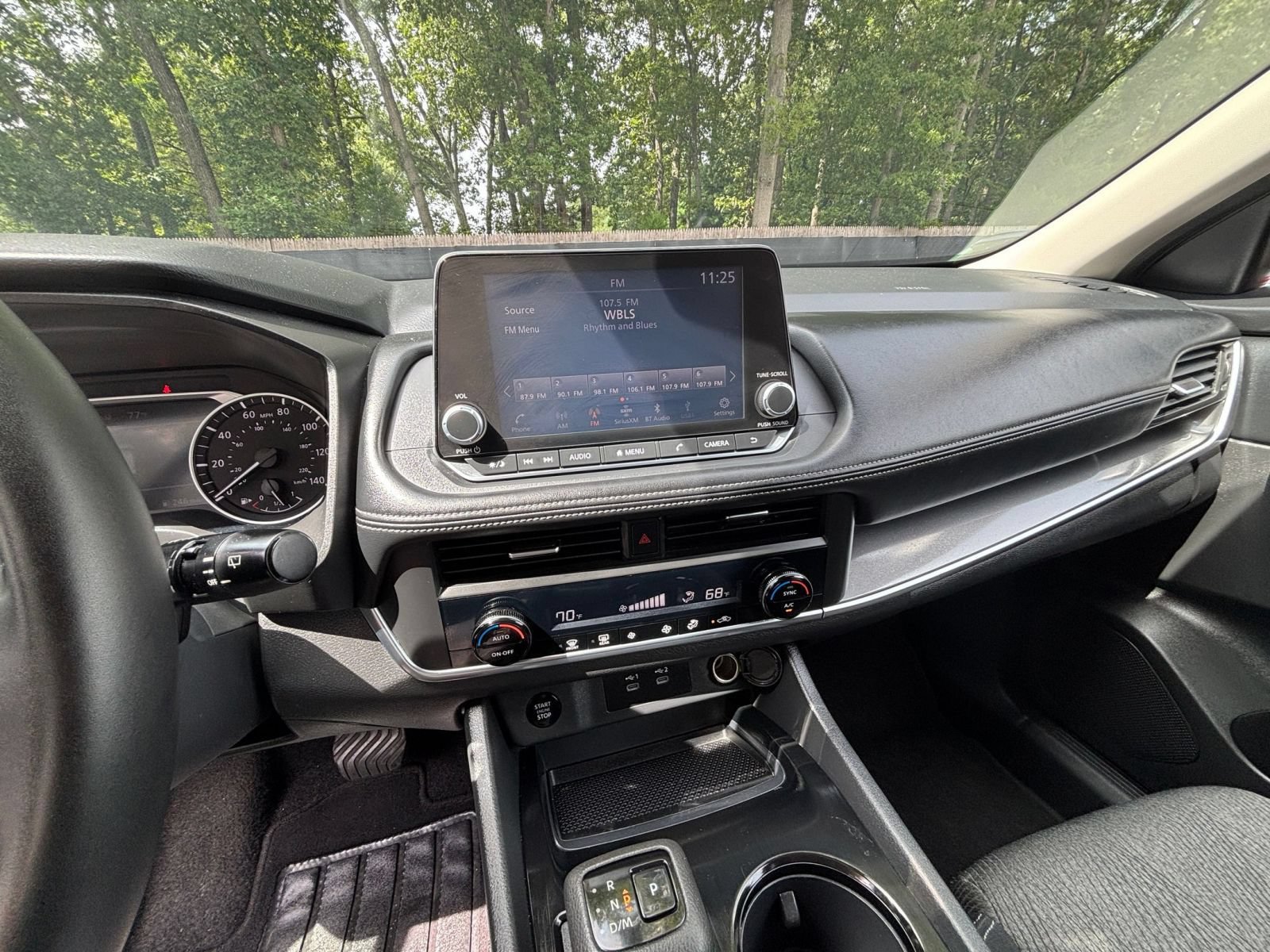 Used 2025 Nissan Rogue SV FWD image 16