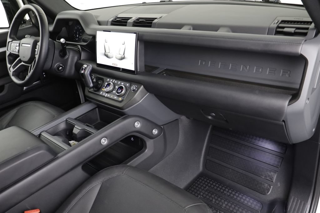 Certified 2025 Land Rover Defender 110 X-Dynamic SE AWD/4WD image 21