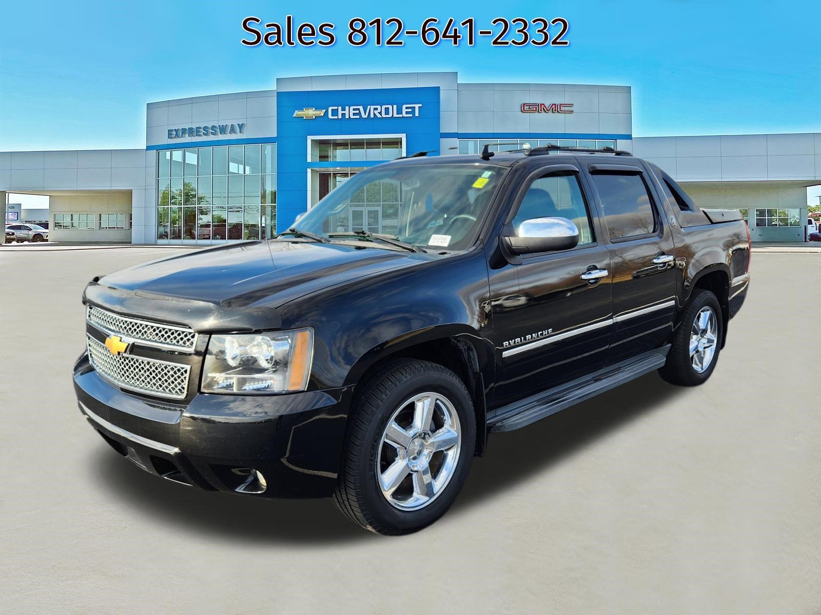 Used 2013 Chevrolet Avalanche LTZ image 3
