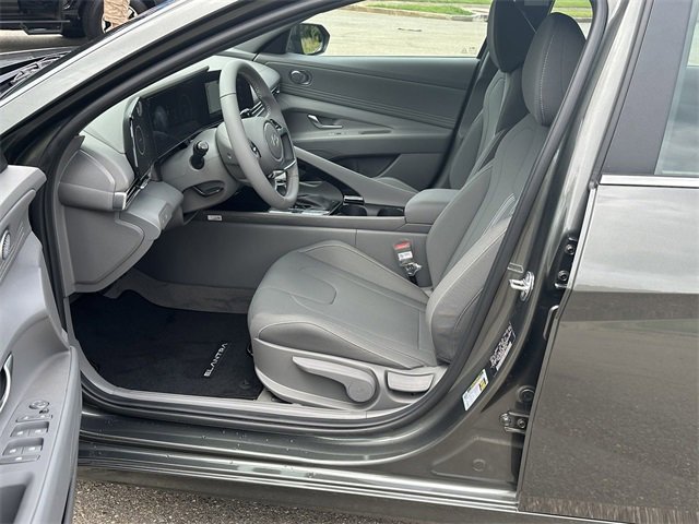Used 2024 Hyundai Elantra SEL w/ Convenience Package image 10