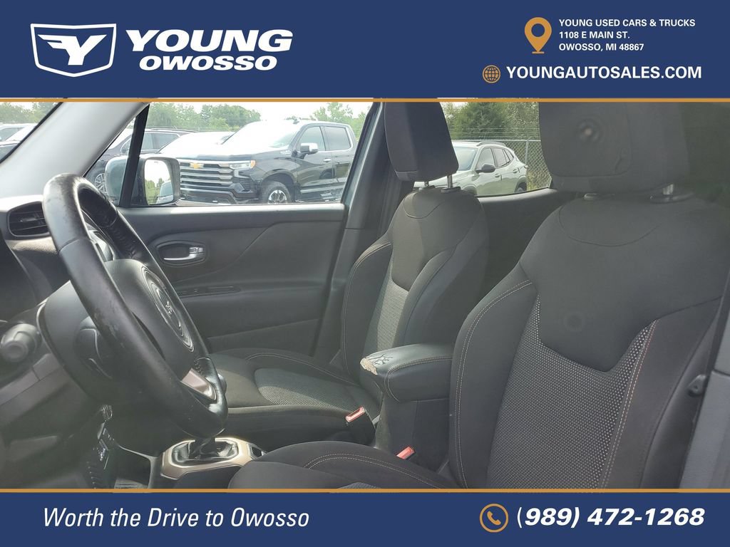 Used 2016 Jeep Renegade 75th Anniversary FWD image 8