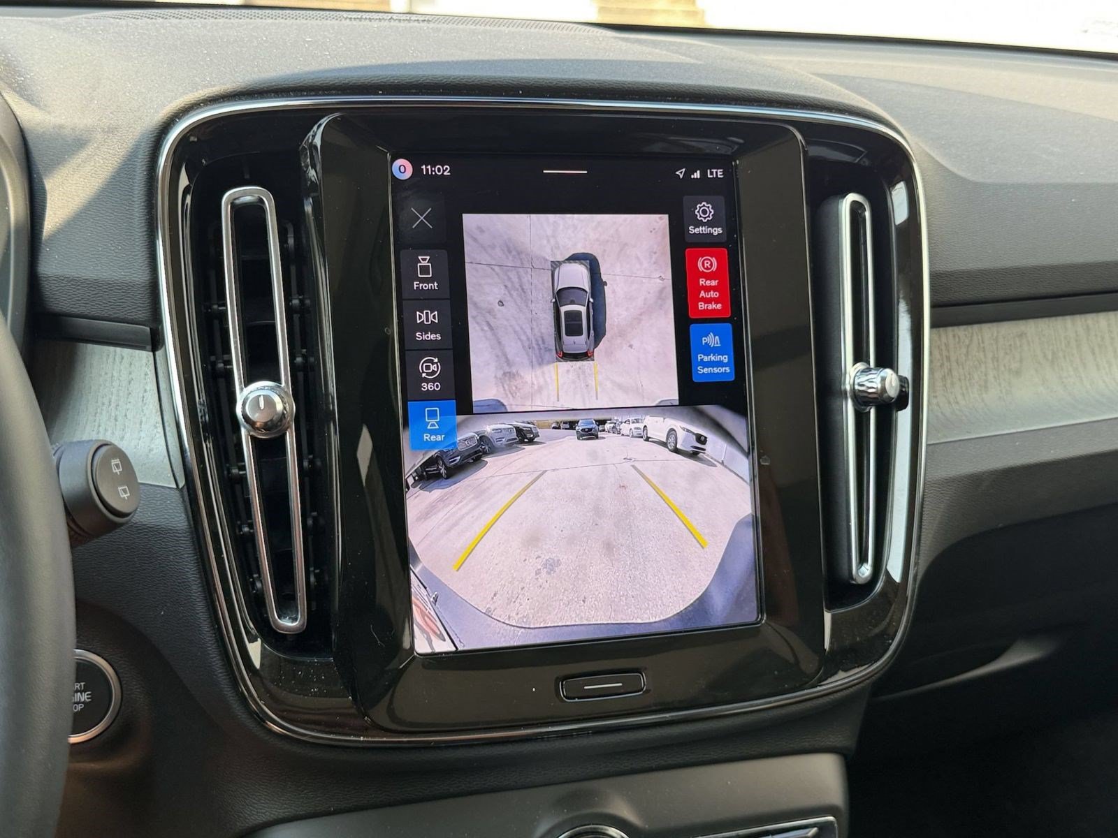 Certified 2026 Volvo XC40 B5 Plus w/ Climate Package AWD/4WD image 20