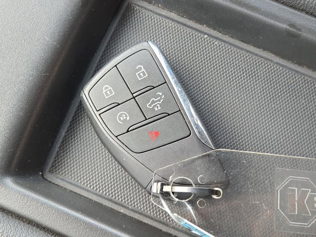 Used 2025 Chevrolet Silverado 1500 LT image 32