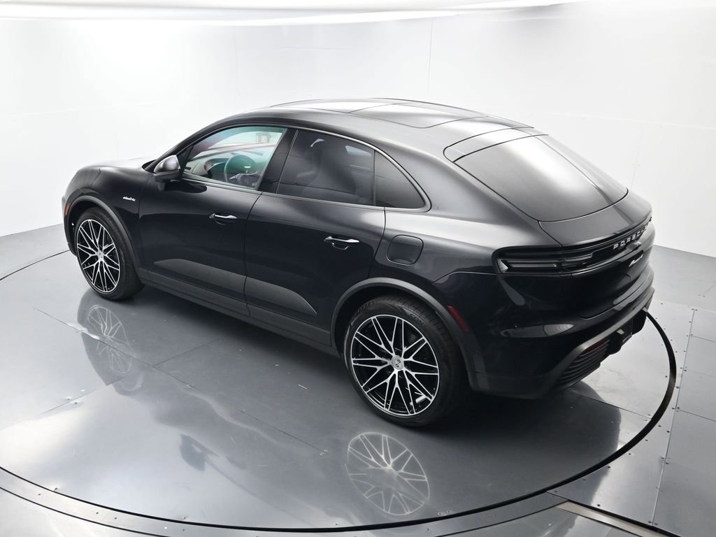 Certified 2024 Porsche Macan 4 Electric image 33