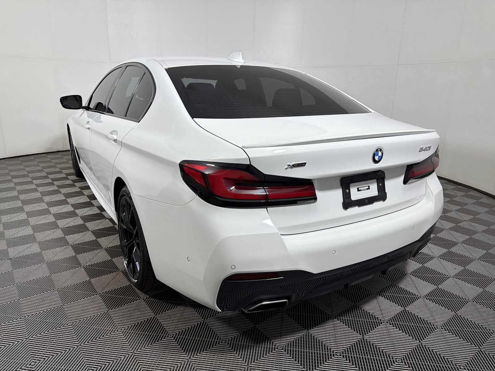 Used 2023 BMW 540i xDrive w/ M Sport Package AWD/4WD image 5