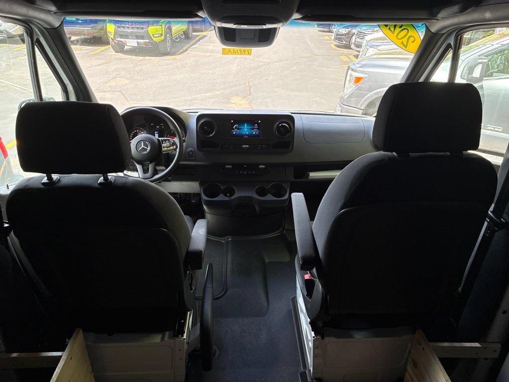 Used 2022 Mercedes-Benz Sprinter 3500 image 17