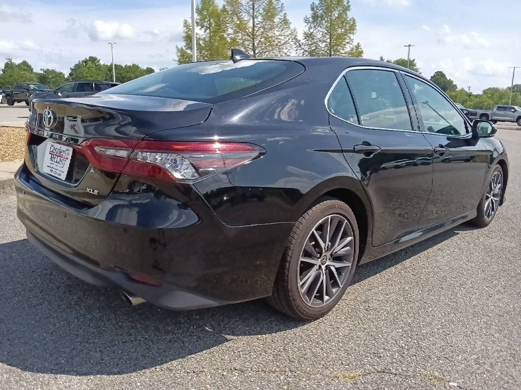 Used 2023 Toyota Camry XLE w/ Navigation Package FWD image 3