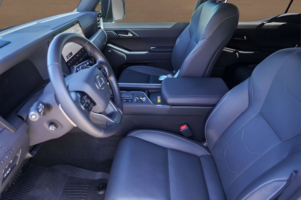 Used 2025 Lexus GX 550 w/ Accessory Package (2T) image 9