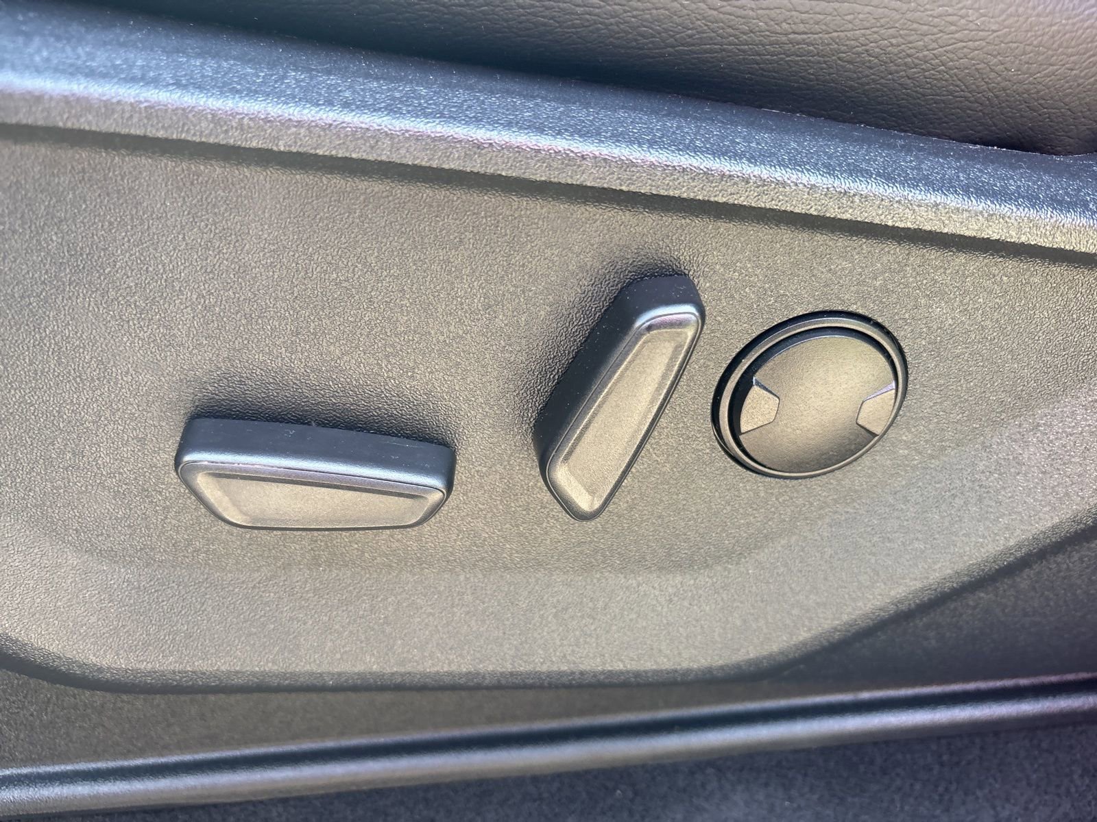 Used 2023 Ford F150 XLT w/ Equipment Group 302A High image 25