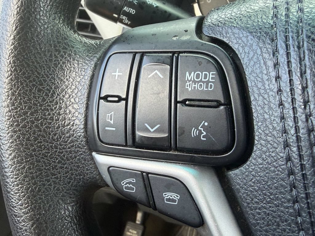 Used 2015 Toyota Sienna LE FWD image 24