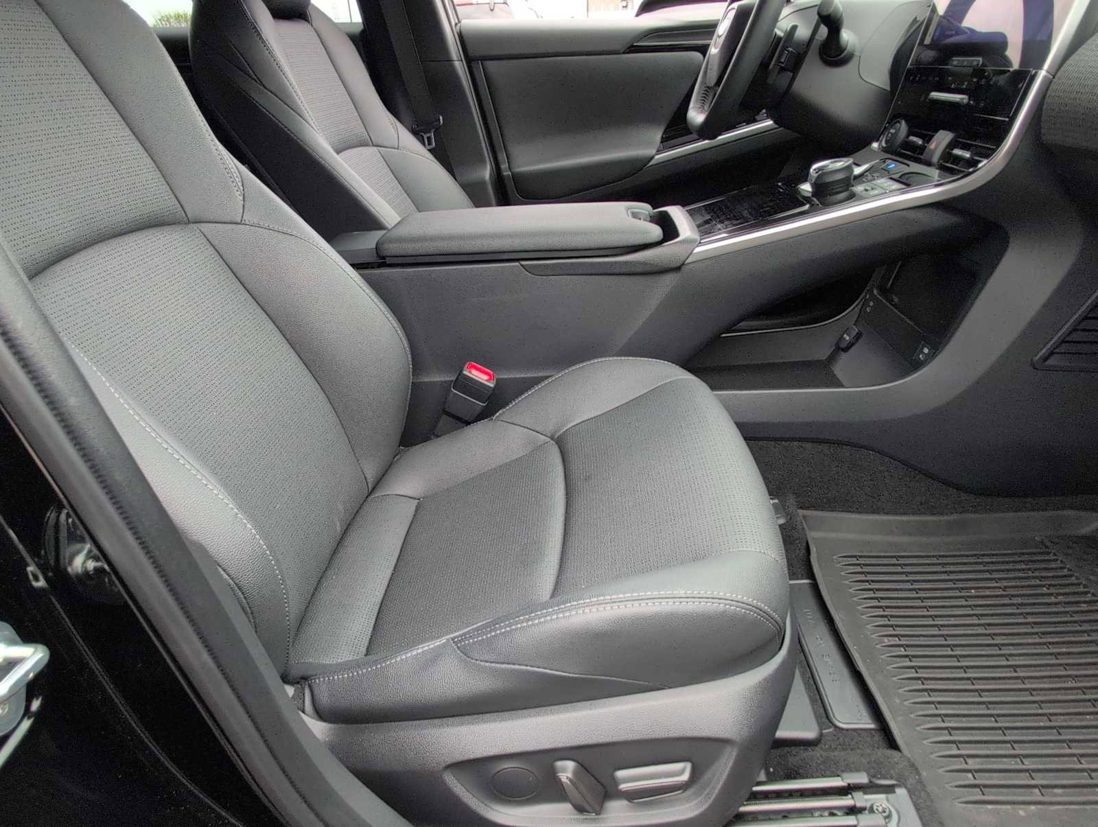 Certified 2024 Subaru Solterra Limited image 21