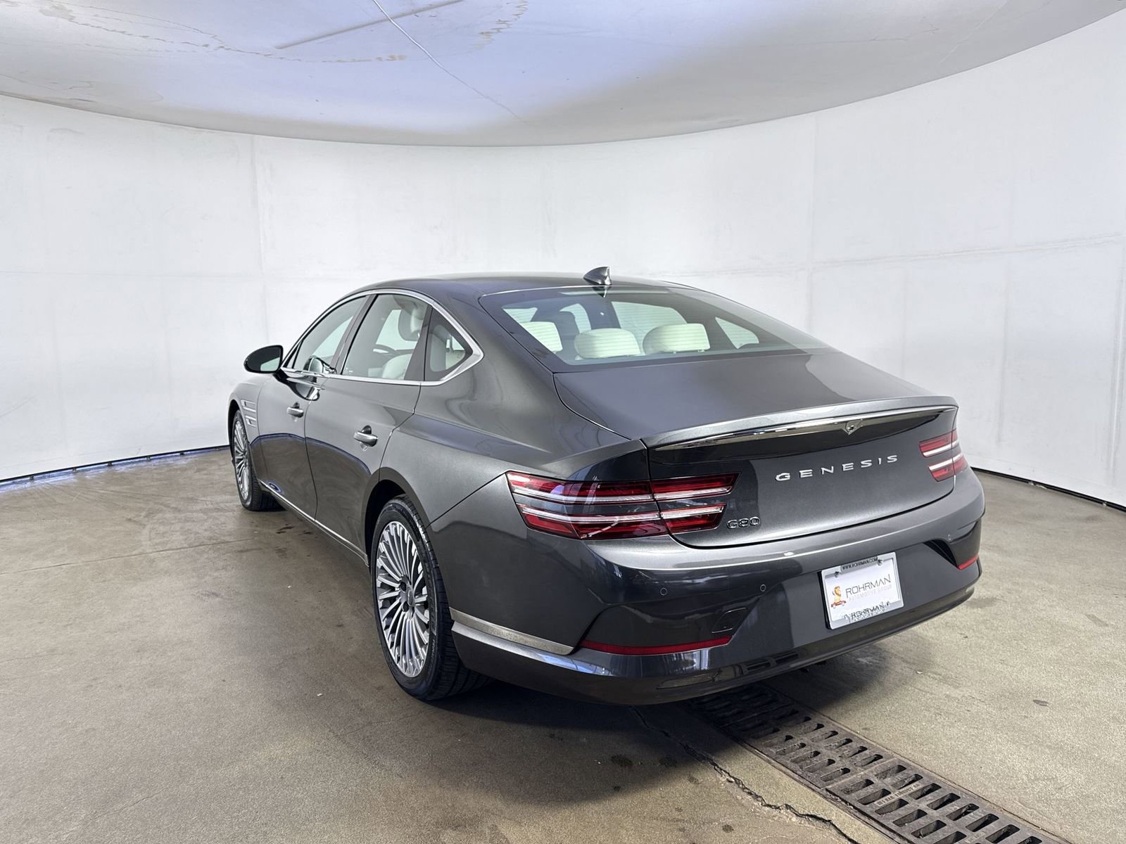 Used 2024 Genesis G80 image 30