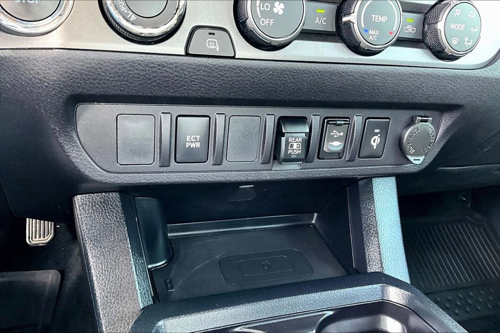Used 2019 Toyota Tacoma TRD Off-Road AWD/4WD image 15