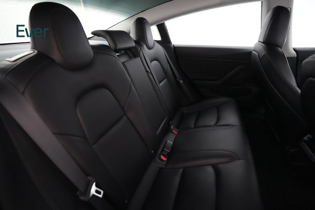 Used 2018 Tesla Model 3 Mid Range RWD image 5