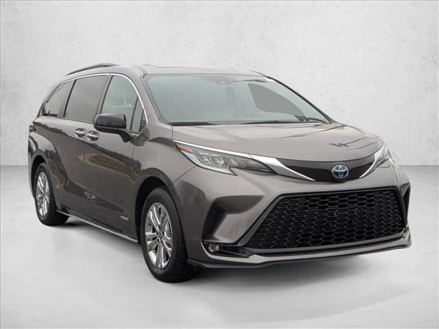 Used 2021 Toyota Sienna XSE image 1