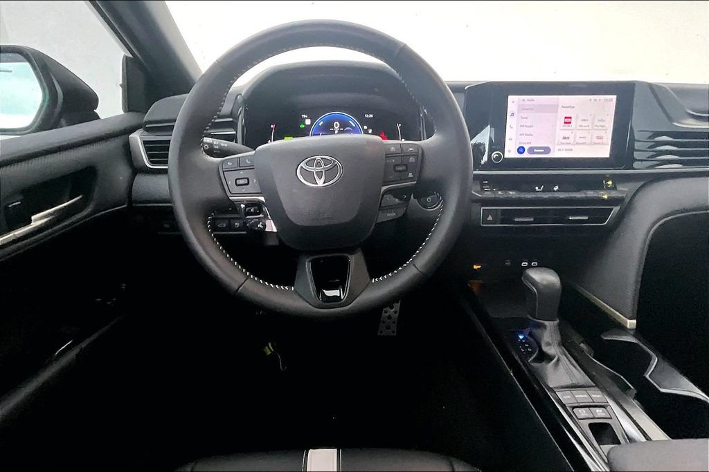 Used 2026 Toyota Camry SE w/ Convenience Package FWD image 4