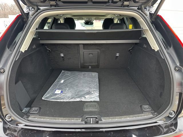 Certified 2023 Volvo XC60 B5 Plus w/ Climate Package image 34