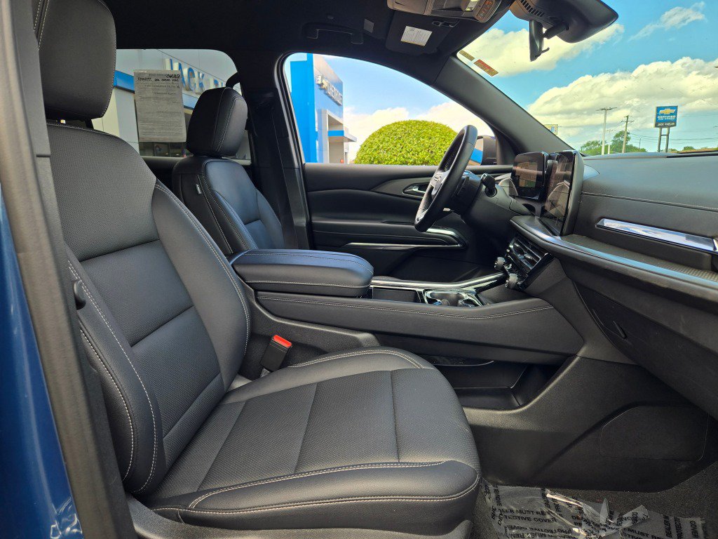 Certified 2026 Chevrolet Traverse LT AWD/4WD image 6