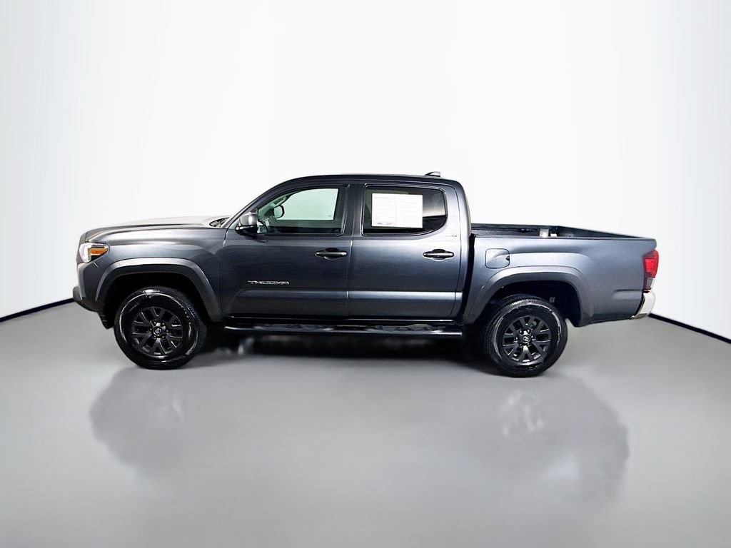 Certified 2023 Toyota Tacoma SR5 AWD/4WD image 4