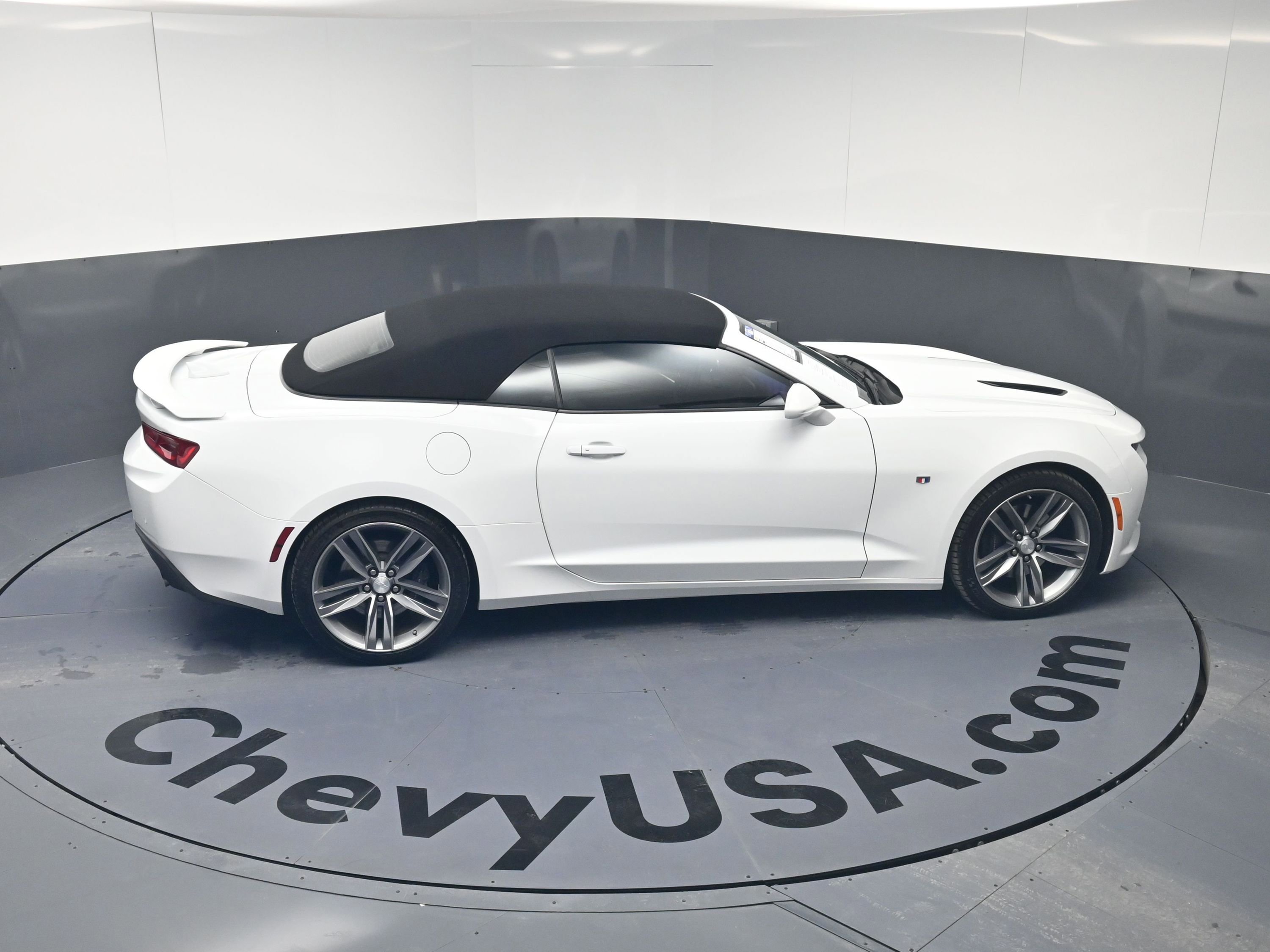 Used 2016 Chevrolet Camaro SS image 33