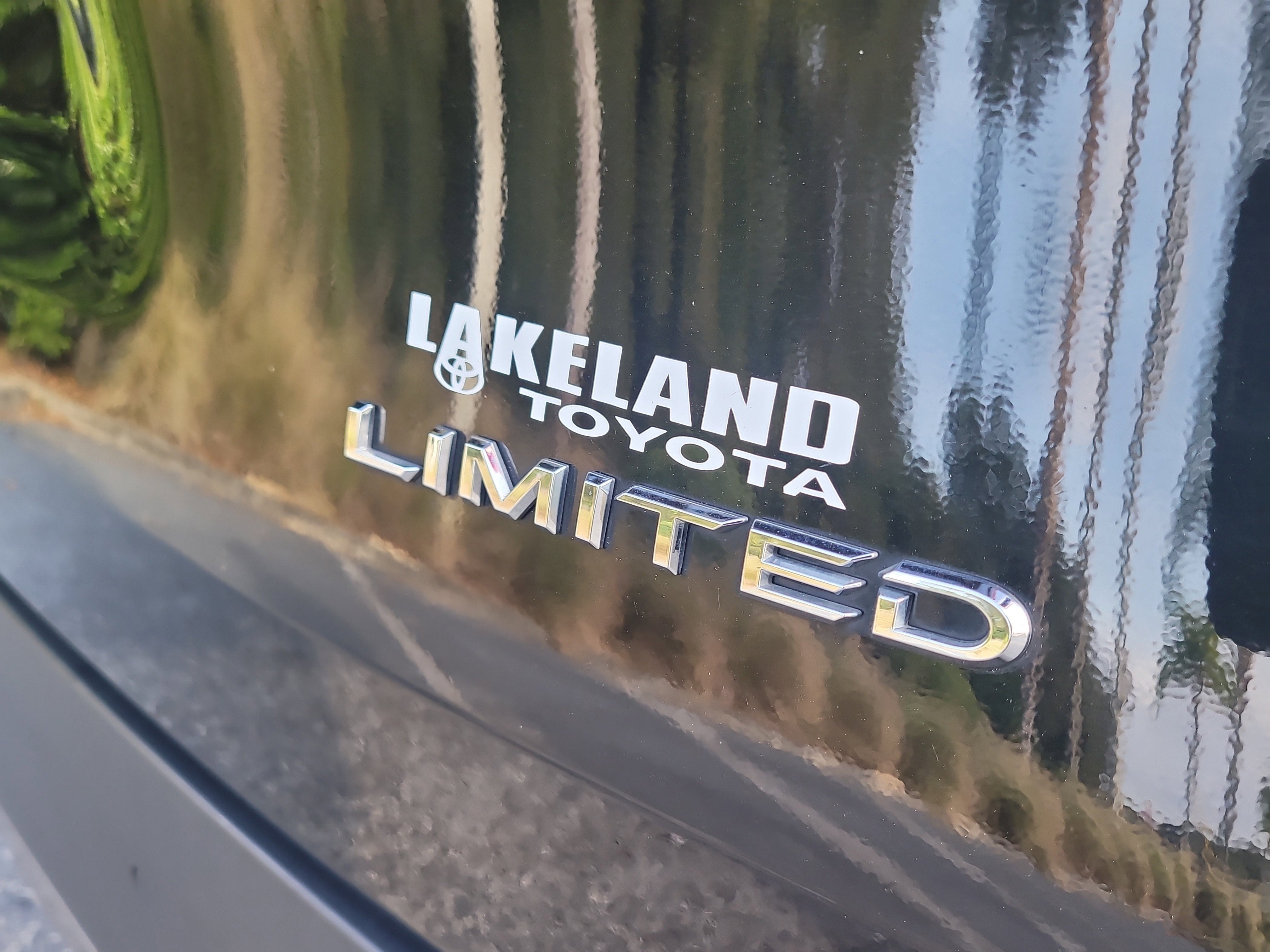 Used 2024 Toyota Grand Highlander Limited image 11